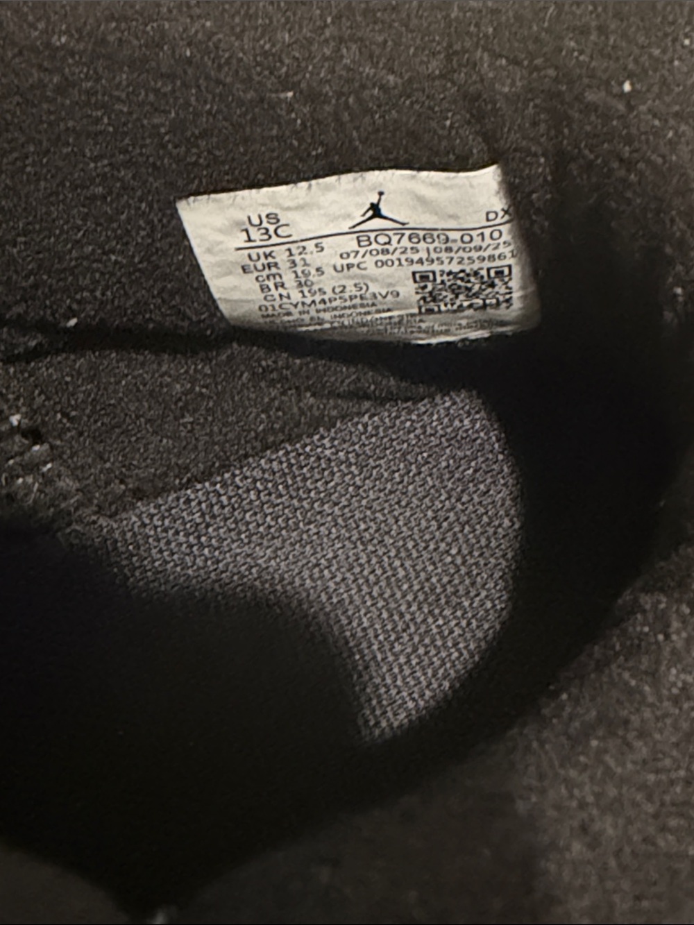 Kids Black Cats Athletic Sneakers - All-Black Casual Shoes - Picture 4 of 4